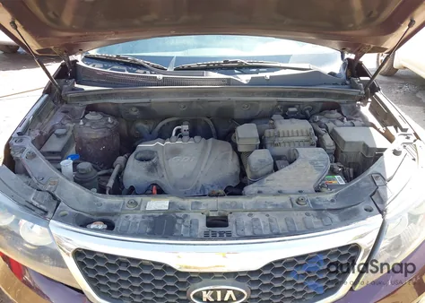 2013 Kia Sorento Lx z USA, uszkodzony, nr VIN 5XYKTDA6XDG354957